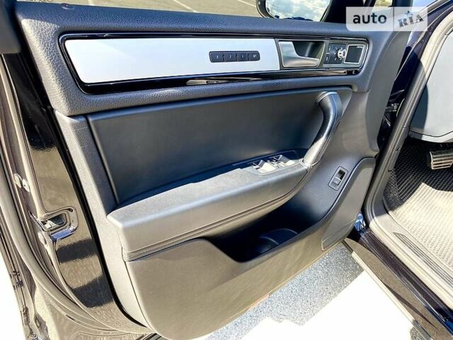 Черный Фольксваген Туарег, объемом двигателя 3 л и пробегом 223 тыс. км за 25500 $, фото 23 на Automoto.ua