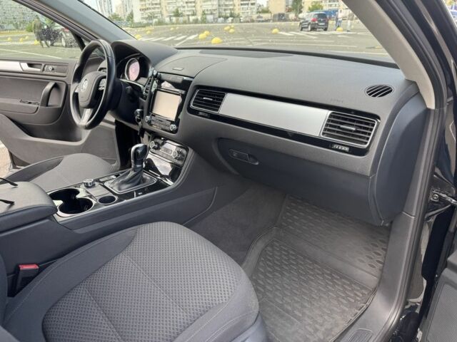 Черный Фольксваген Туарег, объемом двигателя 3 л и пробегом 195 тыс. км за 20950 $, фото 9 на Automoto.ua