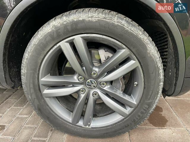 Чорний Фольксваген Туарег, об'ємом двигуна 2.97 л та пробігом 340 тис. км за 25500 $, фото 19 на Automoto.ua