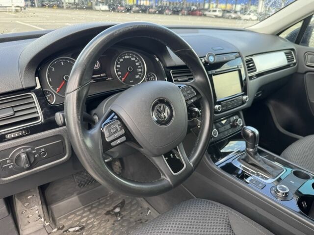 Черный Фольксваген Туарег, объемом двигателя 3 л и пробегом 195 тыс. км за 20950 $, фото 6 на Automoto.ua