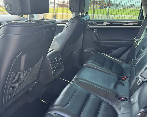 Черный Фольксваген Туарег, объемом двигателя 2.97 л и пробегом 257 тыс. км за 24000 $, фото 15 на Automoto.ua