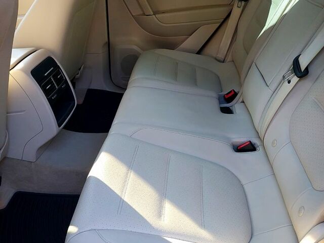 Чорний Фольксваген Туарег, об'ємом двигуна 3 л та пробігом 172 тис. км за 30999 $, фото 13 на Automoto.ua