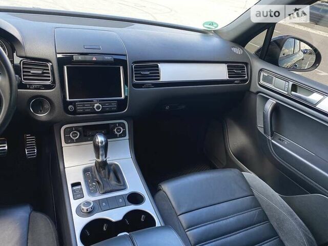 Черный Фольксваген Туарег, объемом двигателя 3 л и пробегом 223 тыс. км за 25500 $, фото 38 на Automoto.ua