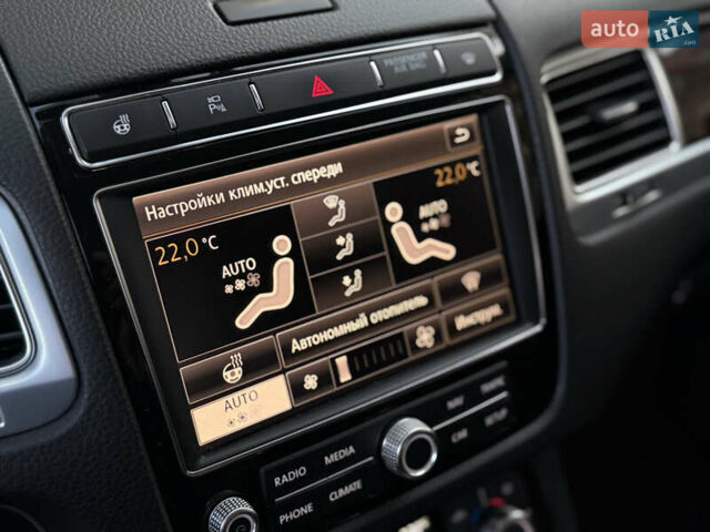 Чорний Фольксваген Туарег, об'ємом двигуна 2.97 л та пробігом 225 тис. км за 27500 $, фото 54 на Automoto.ua