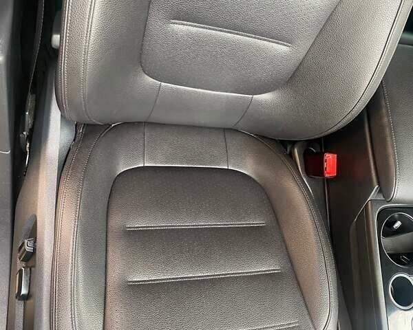 Чорний Фольксваген Туарег, об'ємом двигуна 2.97 л та пробігом 381 тис. км за 19600 $, фото 9 на Automoto.ua