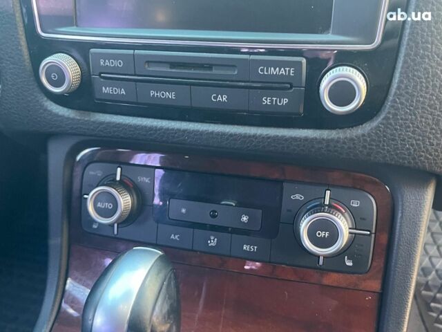 Черный Фольксваген Туарег, объемом двигателя 3 л и пробегом 374 тыс. км за 19990 $, фото 19 на Automoto.ua