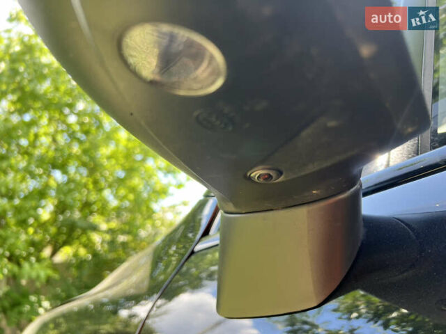 Черный Фольксваген Туарег, объемом двигателя 2.97 л и пробегом 183 тыс. км за 26500 $, фото 19 на Automoto.ua