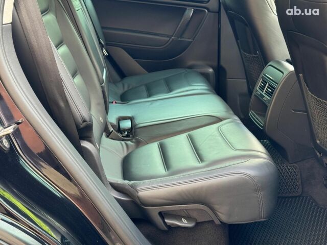 Черный Фольксваген Туарег, объемом двигателя 3 л и пробегом 200 тыс. км за 25790 $, фото 26 на Automoto.ua