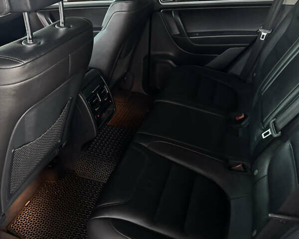 Чорний Фольксваген Туарег, об'ємом двигуна 2.97 л та пробігом 400 тис. км за 19300 $, фото 14 на Automoto.ua