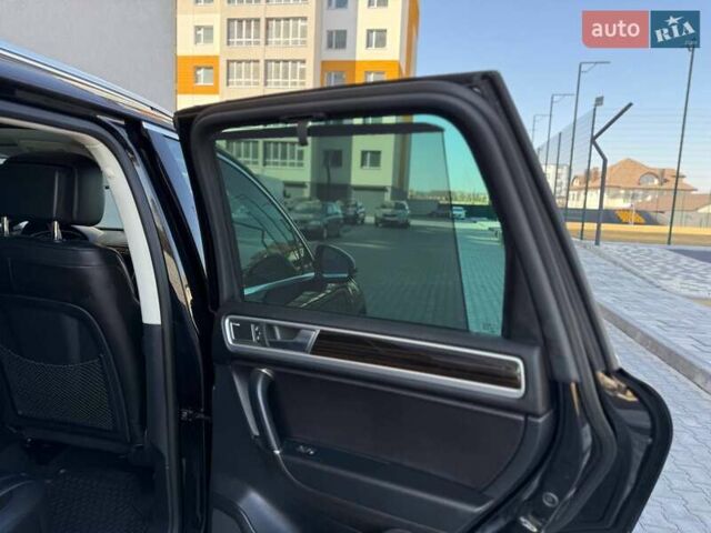 Черный Фольксваген Туарег, объемом двигателя 3 л и пробегом 130 тыс. км за 25500 $, фото 29 на Automoto.ua