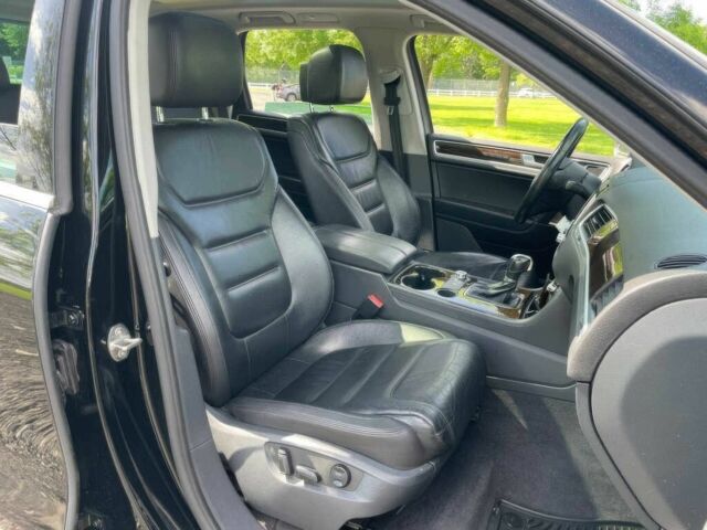 Черный Фольксваген Туарег, объемом двигателя 3 л и пробегом 87 тыс. км за 9000 $, фото 9 на Automoto.ua