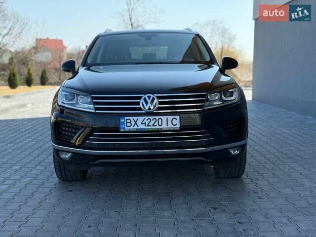 Черный Фольксваген Туарег, объемом двигателя 3 л и пробегом 130 тыс. км за 25500 $, фото 3 на Automoto.ua