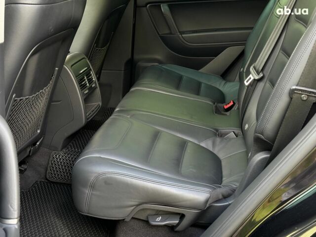 Черный Фольксваген Туарег, объемом двигателя 3 л и пробегом 200 тыс. км за 25790 $, фото 23 на Automoto.ua