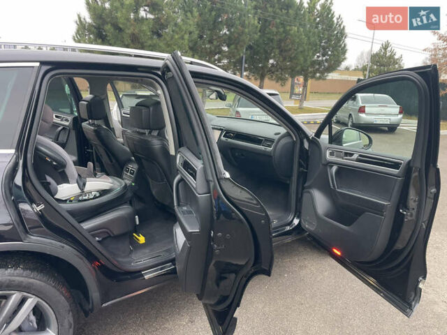 Чорний Фольксваген Туарег, об'ємом двигуна 2.97 л та пробігом 340 тис. км за 25500 $, фото 9 на Automoto.ua