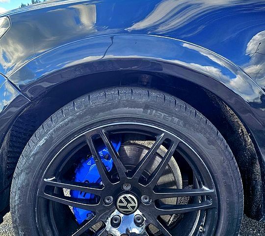 Черный Фольксваген Туарег, объемом двигателя 4.2 л и пробегом 330 тыс. км за 19999 $, фото 2 на Automoto.ua