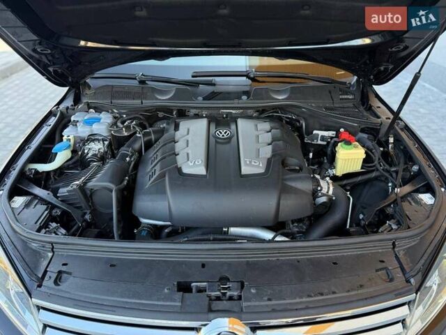 Черный Фольксваген Туарег, объемом двигателя 3 л и пробегом 130 тыс. км за 25500 $, фото 31 на Automoto.ua