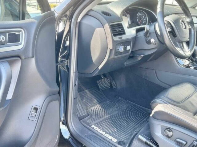 Чорний Фольксваген Туарег, об'ємом двигуна 3 л та пробігом 86 тис. км за 22000 $, фото 8 на Automoto.ua