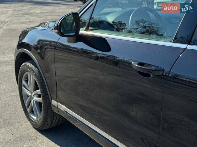 Черный Фольксваген Туарег, объемом двигателя 2.97 л и пробегом 199 тыс. км за 22000 $, фото 18 на Automoto.ua