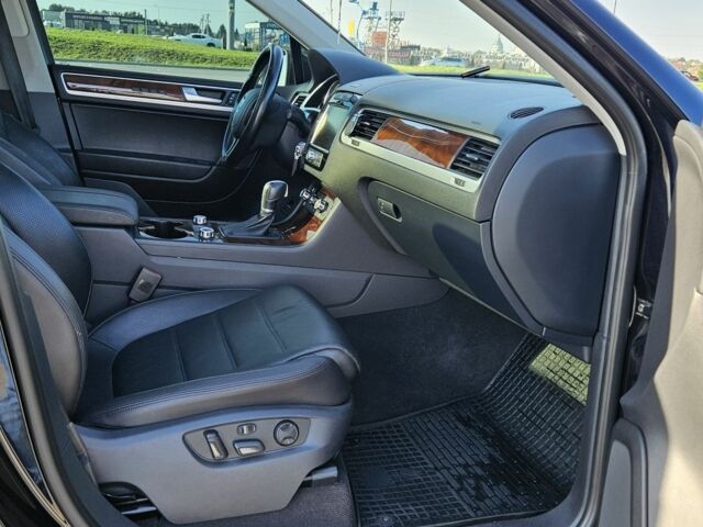 Черный Фольксваген Туарег, объемом двигателя 3 л и пробегом 236 тыс. км за 19800 $, фото 5 на Automoto.ua