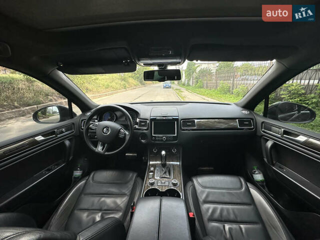 Черный Фольксваген Туарег, объемом двигателя 2.97 л и пробегом 189 тыс. км за 28000 $, фото 6 на Automoto.ua