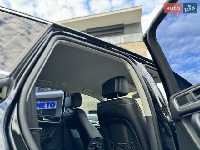 Черный Фольксваген Туарег, объемом двигателя 2.97 л и пробегом 150 тыс. км за 28500 $, фото 44 на Automoto.ua