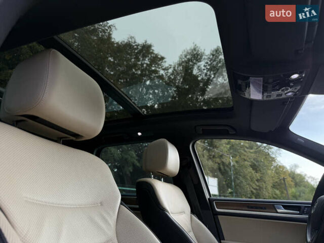 Чорний Фольксваген Туарег, об'ємом двигуна 3 л та пробігом 289 тис. км за 24900 $, фото 9 на Automoto.ua