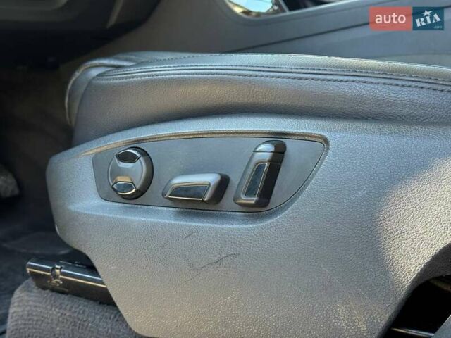 Черный Фольксваген Туарег, объемом двигателя 2.97 л и пробегом 199 тыс. км за 22000 $, фото 26 на Automoto.ua