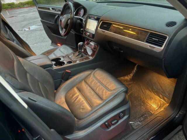 Черный Фольксваген Туарег, объемом двигателя 3 л и пробегом 87 тыс. км за 14600 $, фото 7 на Automoto.ua