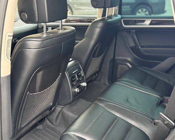 Черный Фольксваген Туарег, объемом двигателя 2.97 л и пробегом 210 тыс. км за 24999 $, фото 9 на Automoto.ua