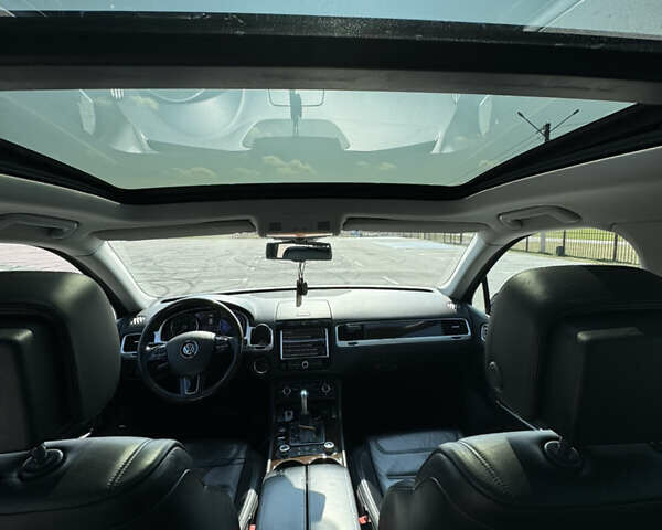 Черный Фольксваген Туарег, объемом двигателя 2.97 л и пробегом 257 тыс. км за 24000 $, фото 13 на Automoto.ua