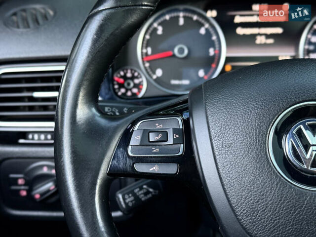 Черный Фольксваген Туарег, объемом двигателя 2.97 л и пробегом 268 тыс. км за 20990 $, фото 20 на Automoto.ua