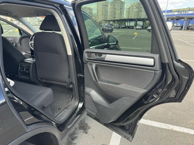 Черный Фольксваген Туарег, объемом двигателя 3 л и пробегом 195 тыс. км за 20950 $, фото 11 на Automoto.ua