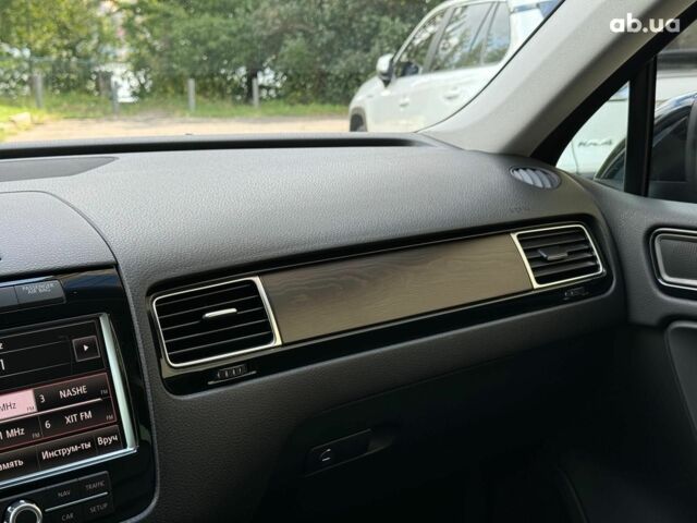 Черный Фольксваген Туарег, объемом двигателя 3 л и пробегом 200 тыс. км за 25790 $, фото 37 на Automoto.ua