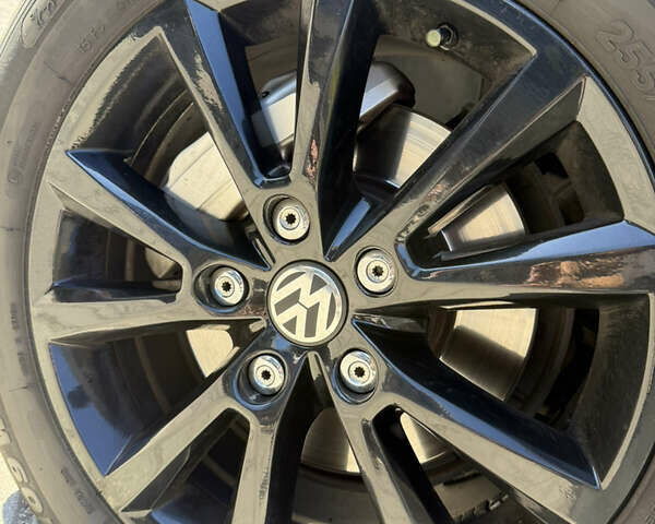 Чорний Фольксваген Туарег, об'ємом двигуна 2.97 л та пробігом 192 тис. км за 20700 $, фото 4 на Automoto.ua