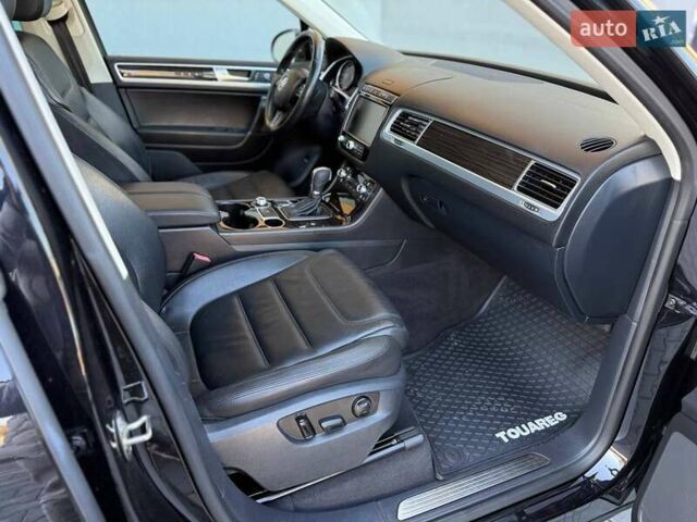 Черный Фольксваген Туарег, объемом двигателя 3 л и пробегом 130 тыс. км за 25500 $, фото 19 на Automoto.ua