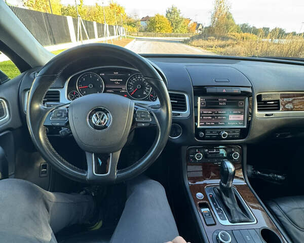 Чорний Фольксваген Туарег, об'ємом двигуна 2.97 л та пробігом 178 тис. км за 22000 $, фото 29 на Automoto.ua