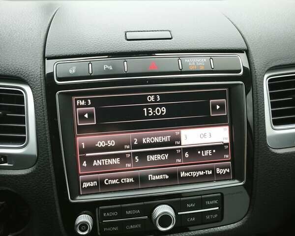 Чорний Фольксваген Туарег, об'ємом двигуна 2.97 л та пробігом 300 тис. км за 24700 $, фото 11 на Automoto.ua