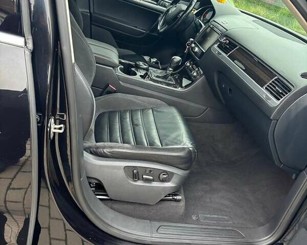 Чорний Фольксваген Туарег, об'ємом двигуна 2.97 л та пробігом 220 тис. км за 24500 $, фото 11 на Automoto.ua