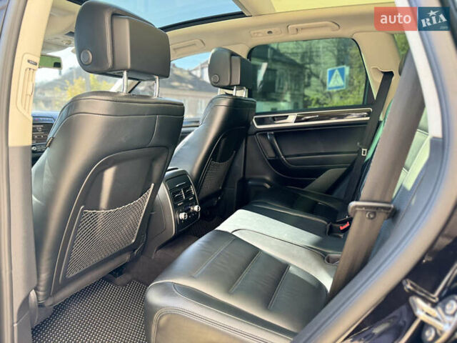 Черный Фольксваген Туарег, объемом двигателя 2.97 л и пробегом 216 тыс. км за 27400 $, фото 11 на Automoto.ua