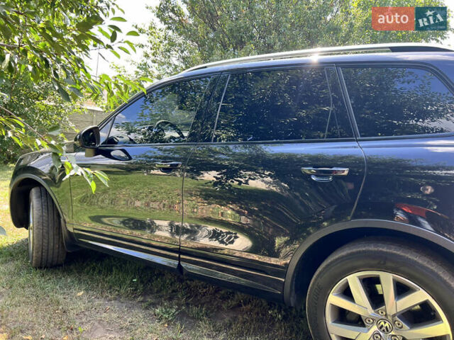 Черный Фольксваген Туарег, объемом двигателя 2.97 л и пробегом 183 тыс. км за 26500 $, фото 7 на Automoto.ua