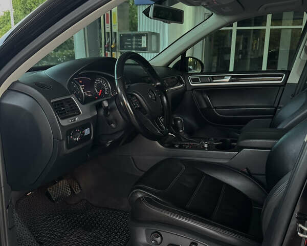 Чорний Фольксваген Туарег, об'ємом двигуна 2.97 л та пробігом 400 тис. км за 19300 $, фото 12 на Automoto.ua