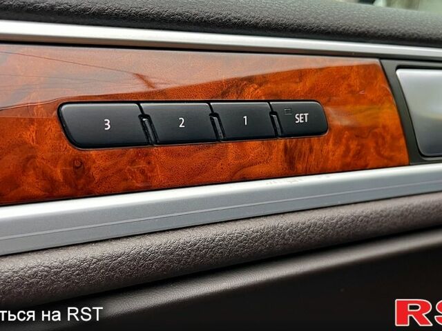 Черный Фольксваген Туарег, объемом двигателя 3 л и пробегом 239 тыс. км за 23500 $, фото 7 на Automoto.ua