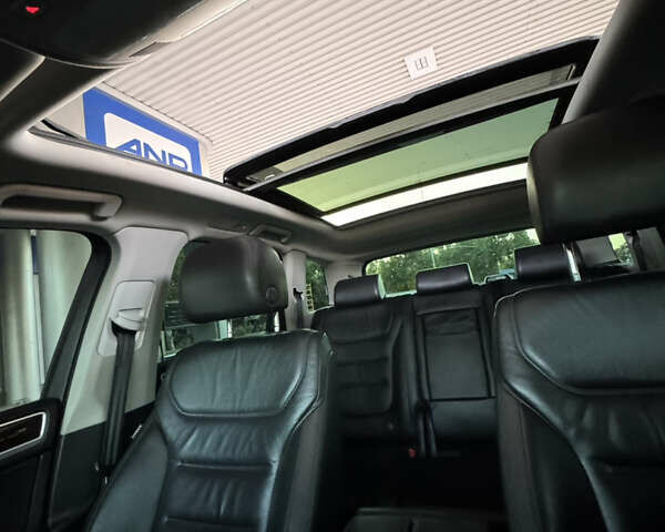 Чорний Фольксваген Туарег, об'ємом двигуна 2.97 л та пробігом 400 тис. км за 19300 $, фото 21 на Automoto.ua