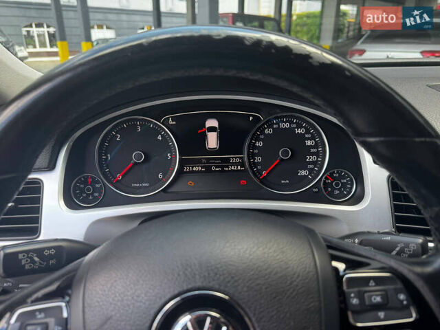 Черный Фольксваген Туарег, объемом двигателя 2.97 л и пробегом 221 тыс. км за 20750 $, фото 10 на Automoto.ua