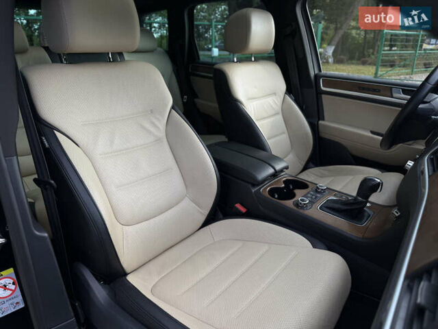 Чорний Фольксваген Туарег, об'ємом двигуна 3 л та пробігом 289 тис. км за 24900 $, фото 8 на Automoto.ua