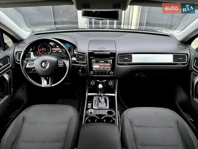 Черный Фольксваген Туарег, объемом двигателя 3 л и пробегом 245 тыс. км за 19500 $, фото 22 на Automoto.ua