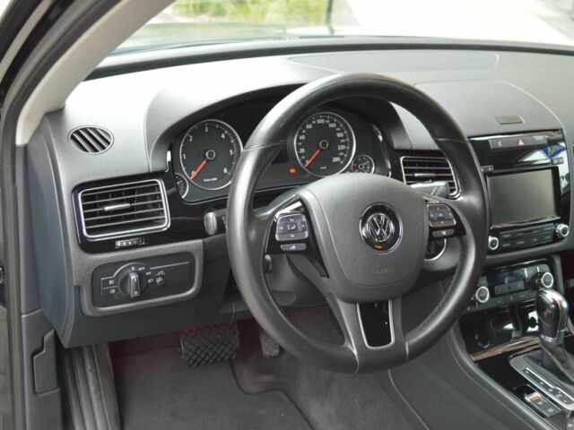 Черный Фольксваген Туарег, объемом двигателя 3 л и пробегом 256 тыс. км за 18900 $, фото 15 на Automoto.ua