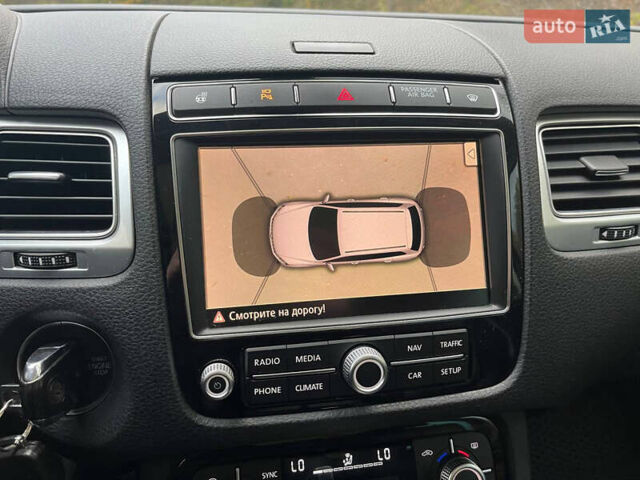 Черный Фольксваген Туарег, объемом двигателя 2.97 л и пробегом 242 тыс. км за 25900 $, фото 18 на Automoto.ua