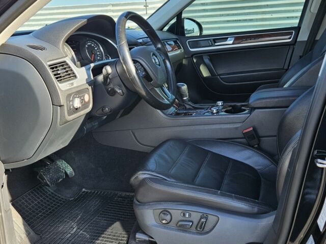 Черный Фольксваген Туарег, объемом двигателя 3 л и пробегом 236 тыс. км за 19800 $, фото 3 на Automoto.ua