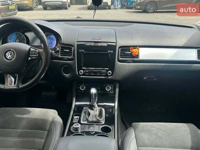 Черный Фольксваген Туарег, объемом двигателя 2.97 л и пробегом 292 тыс. км за 22900 $, фото 11 на Automoto.ua